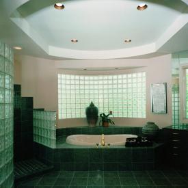 Create a dynamic space, relax in water, bathe in light.  